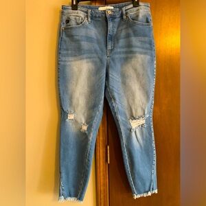 NEW NEVER WORN! KanCan ankle skinny Estilo jeans